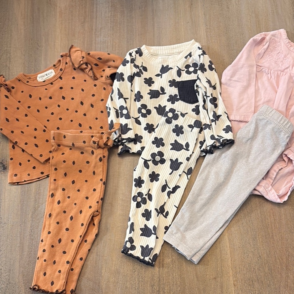 Matching sets lot 3-6 months